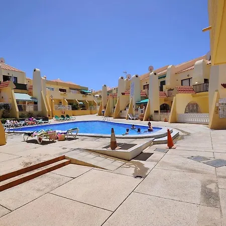 Aircon -Cozy Pool View Apartment - Mareverde אדחה