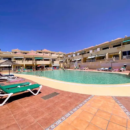 Aircon -Cozy Pool View Apartment - Mareverde